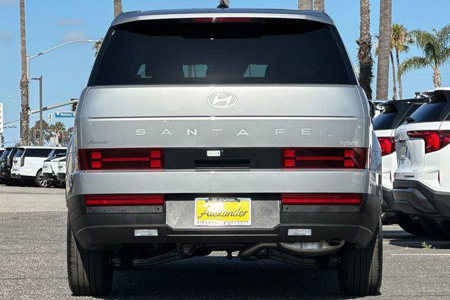 Used 2026 Hyundai Santa Fe SE FWD image 5