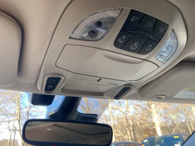 Used 2022 Chrysler Pacifica Limited image 27