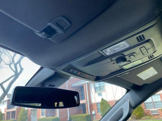 Used 2021 Chevrolet Suburban Premier image 41