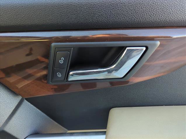 Used 2010 Mercedes-Benz GLK 350 4MATIC image 26