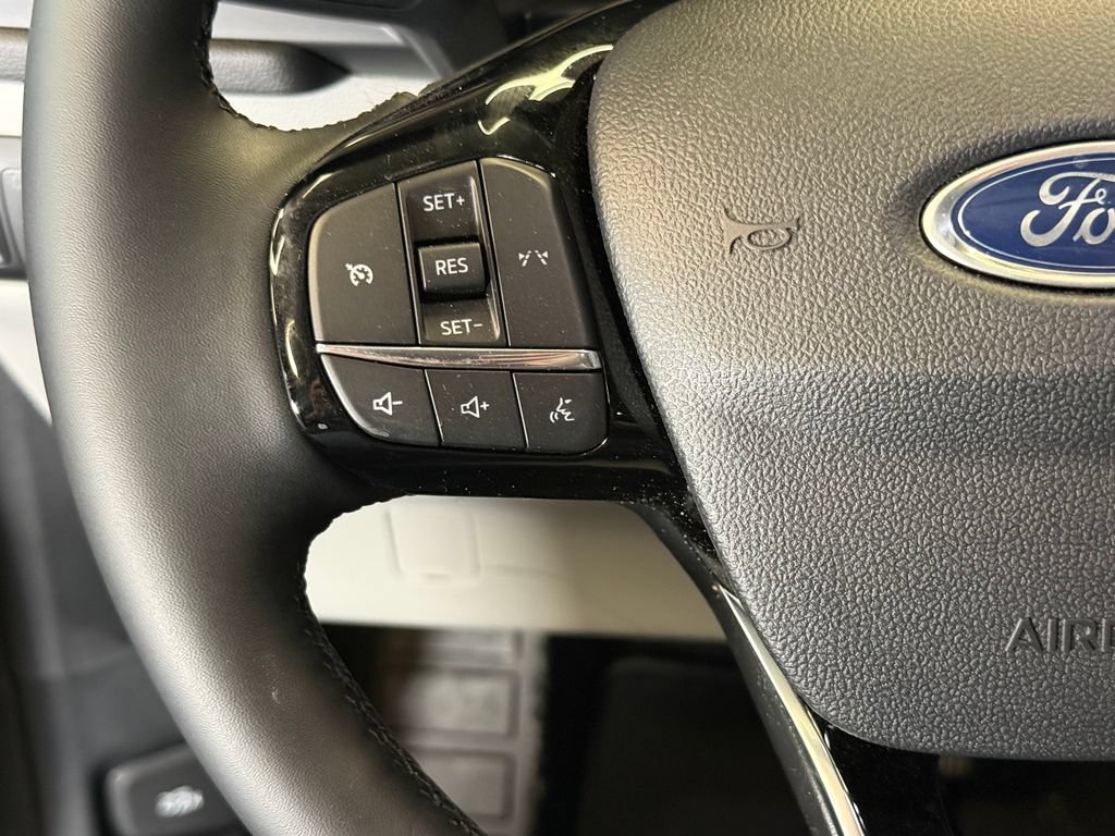 Used 2022 Ford Explorer XLT w/ Class IV Trailer Tow Package AWD/4WD image 11