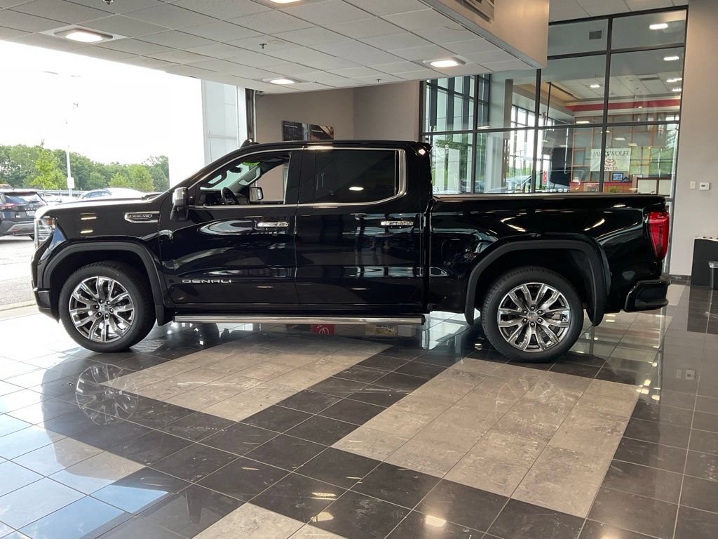 Used 2024 GMC Sierra 1500 Denali w/ Denali Reserve Package AWD/4WD image 4