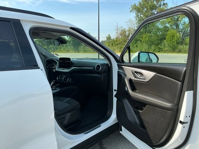 Used 2024 Chevrolet Blazer LT w/ Convenience Package FWD image 17