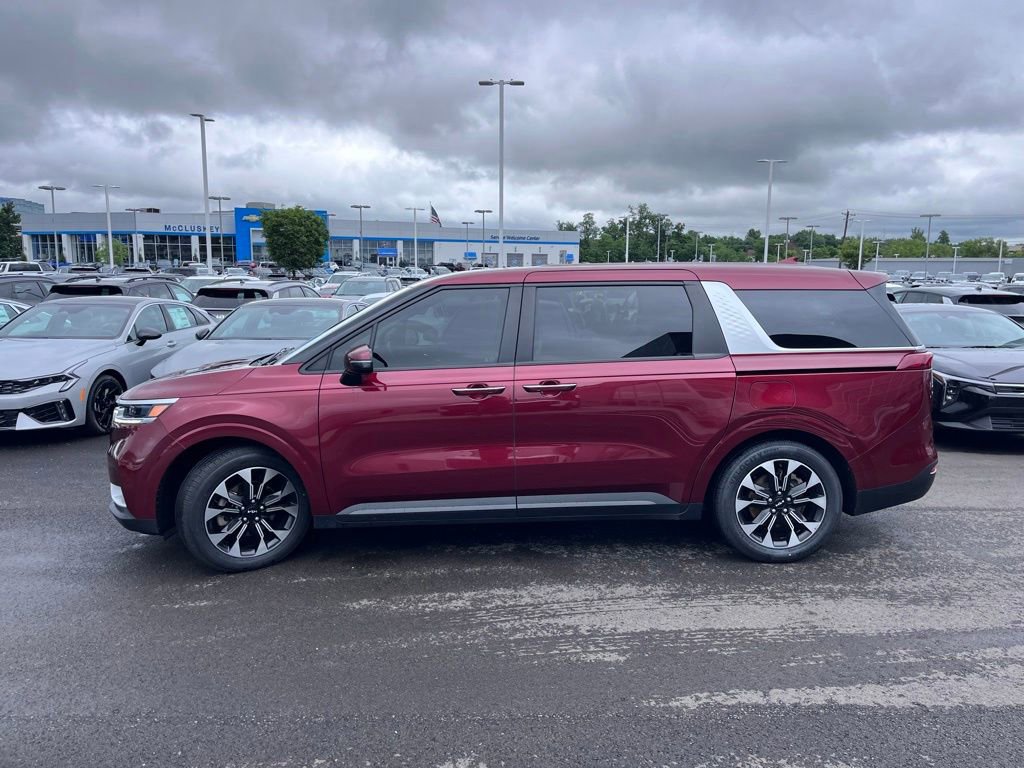 Used 2022 Kia Carnival EX FWD image 7