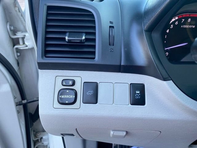 Used 2011 Toyota Venza AWD image 9