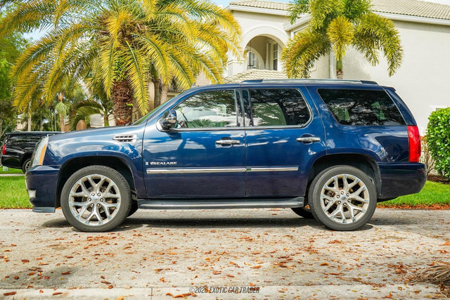 Used 2009 Cadillac Escalade AWD image 3