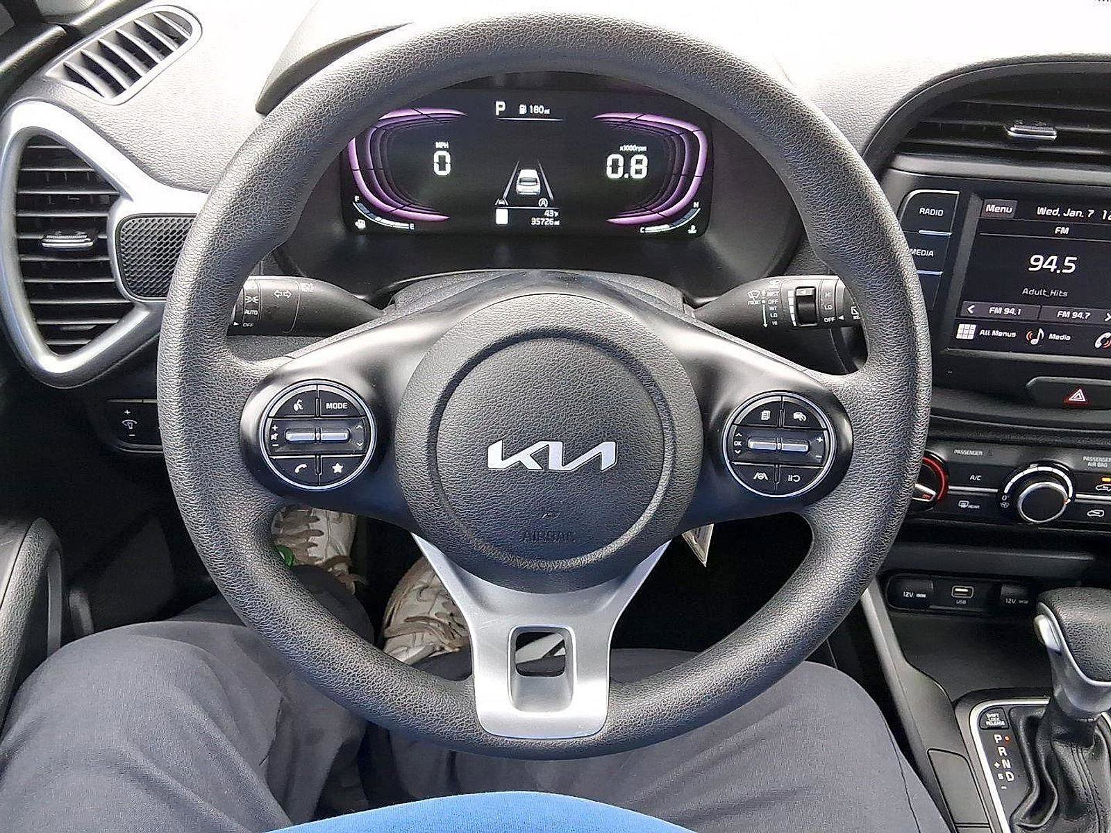 Used 2023 Kia Soul LX w/ LX Technology Package image 18