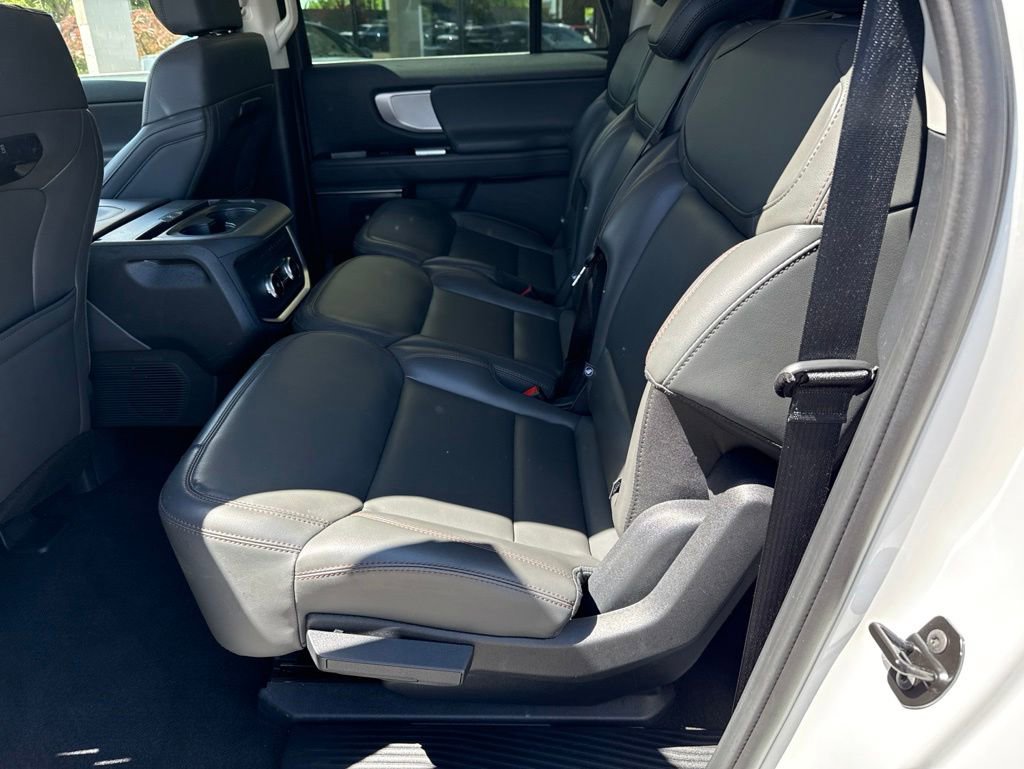 Used 2025 Ford Expedition Max Active AWD/4WD image 6