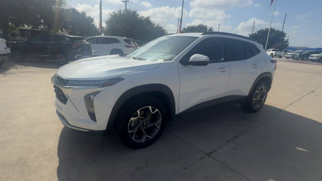 Certified 2026 Chevrolet Trax LT FWD image 4
