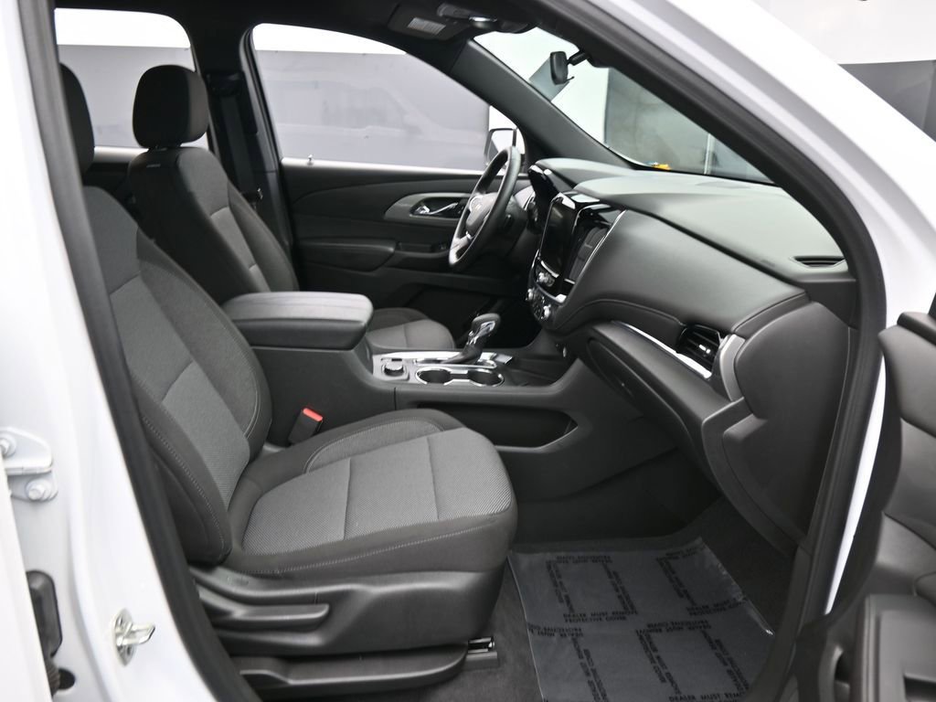 Used 2023 Chevrolet Traverse LT image 41
