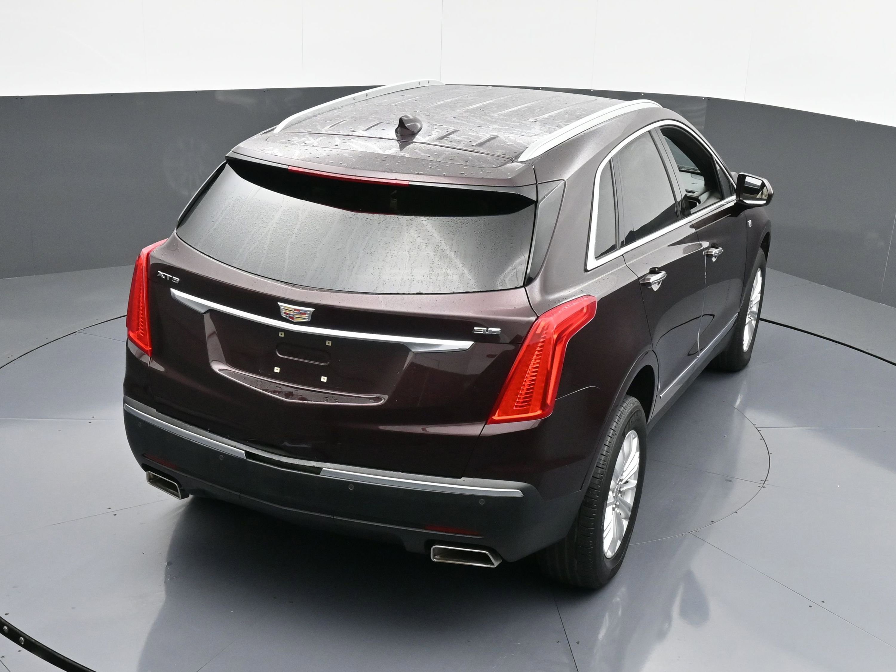 Used 2018 Cadillac XT5 FWD image 35