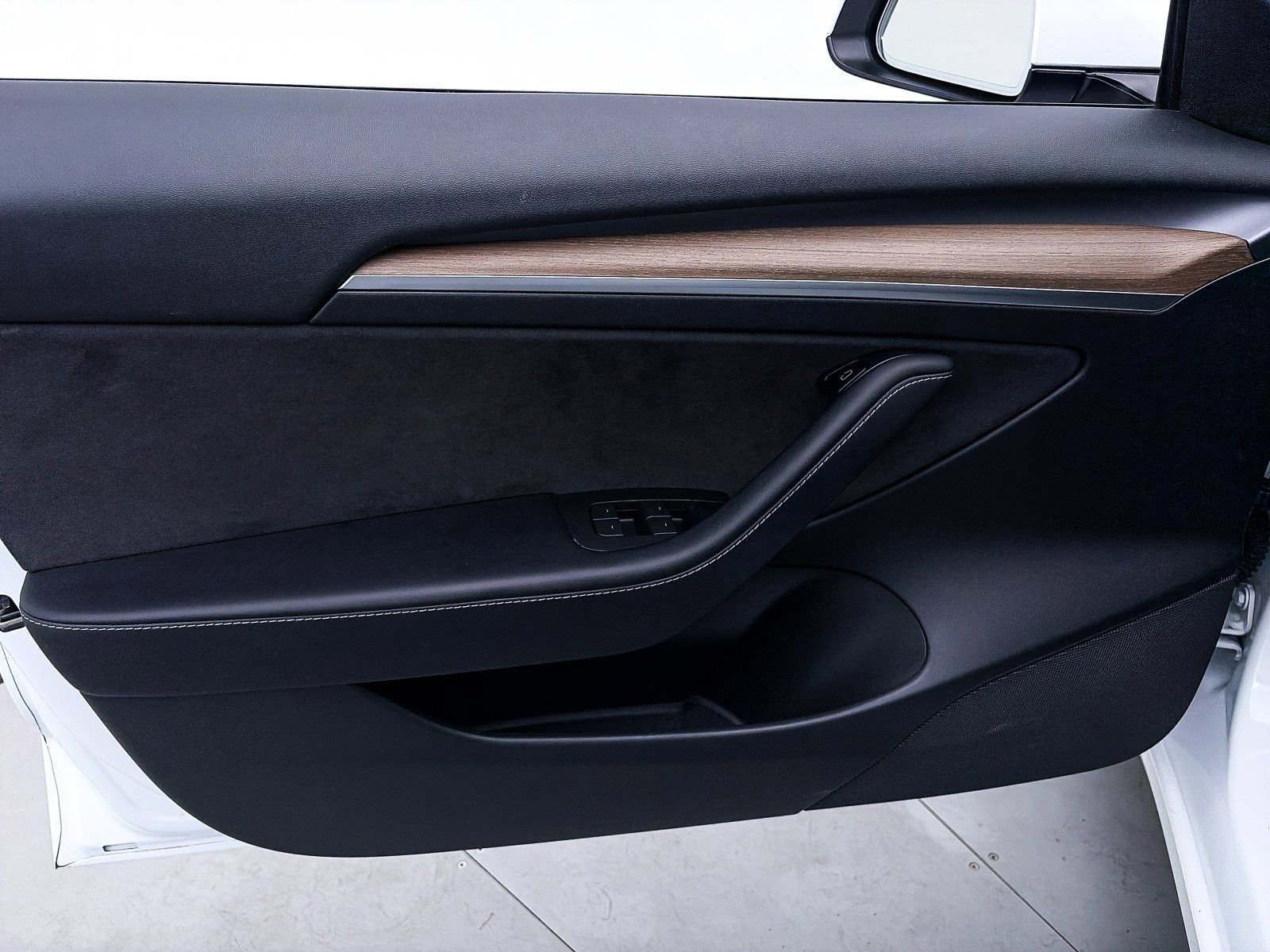 Used 2023 Tesla Model 3 Standard Range image 15