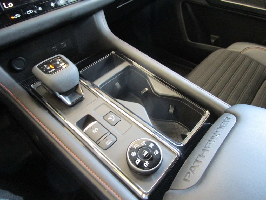 Used 2024 Nissan Pathfinder Rock Creek AWD/4WD image 34