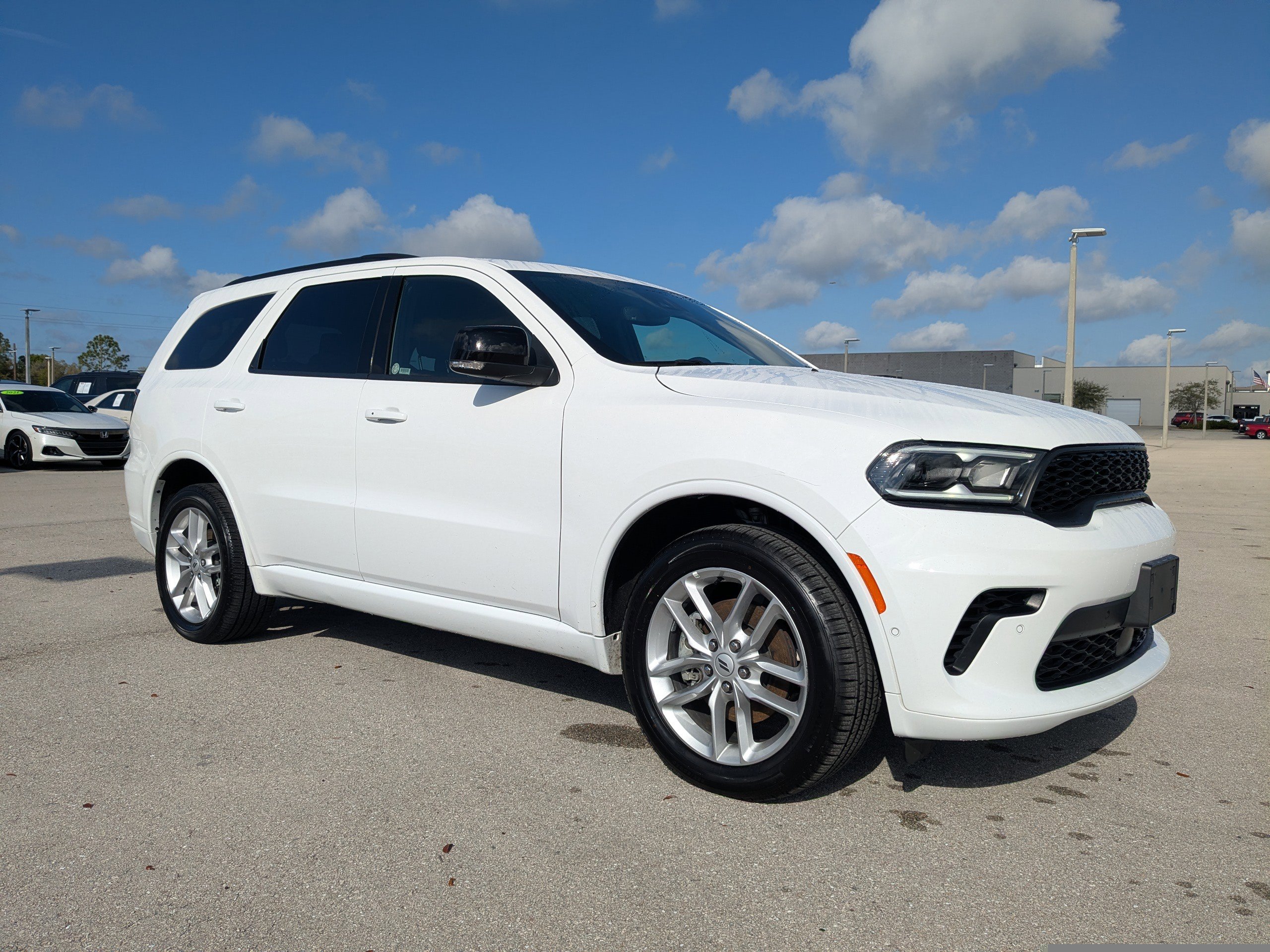 Used 2025 Dodge Durango GT image 2