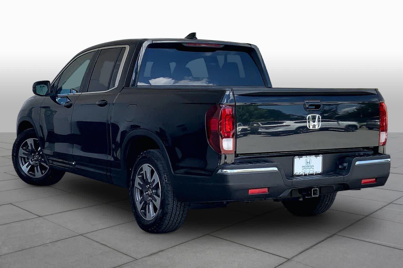 Used 2017 Honda Ridgeline RTL-T image 11