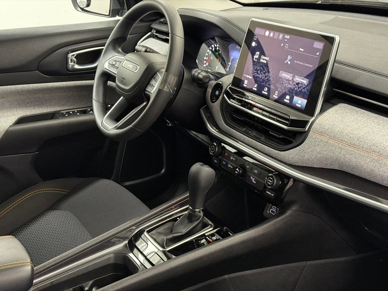 Used 2022 Jeep Compass Sport image 9