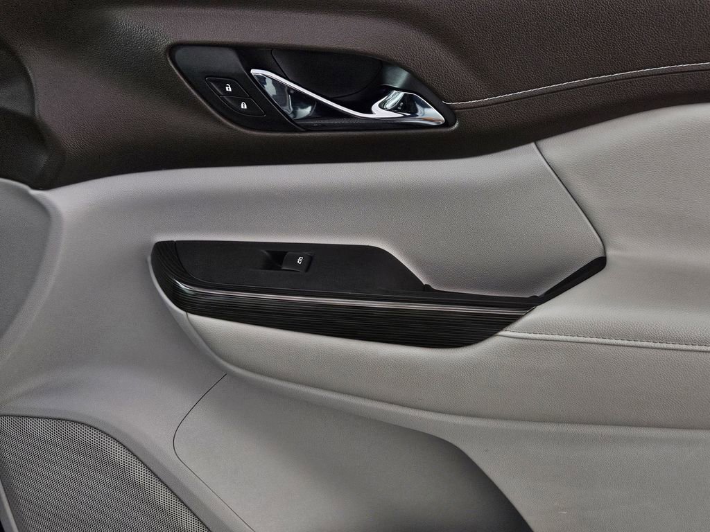 Used 2020 GMC Acadia SLT image 34