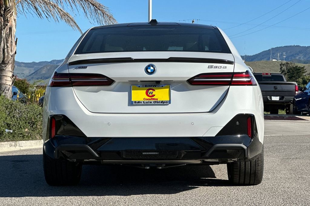 New 2026 BMW 550e xDrive 550e xDrive w/ Executive Package image 4