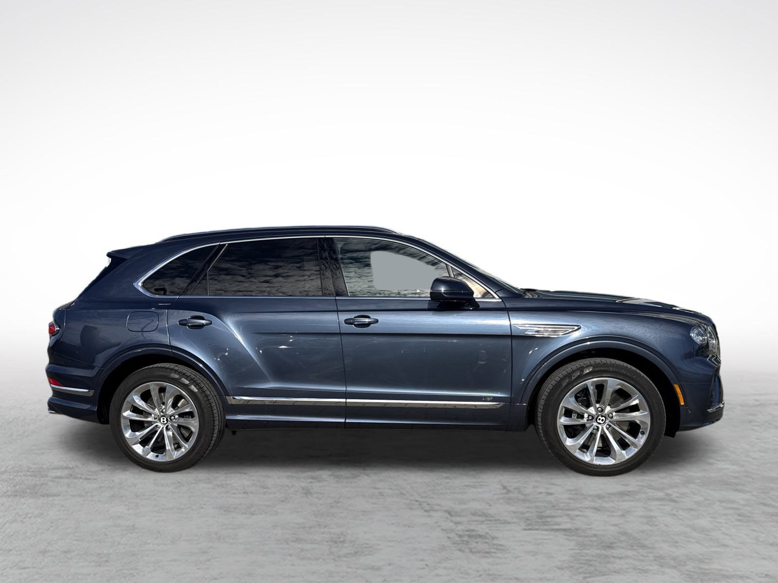 Used 2022 Bentley Bentayga V8 image 10