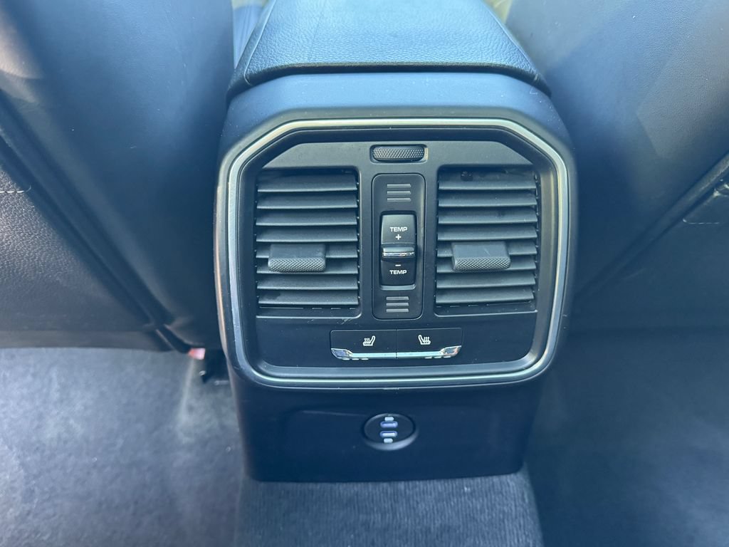 Used 2023 Porsche Macan Turbo AWD/4WD image 17