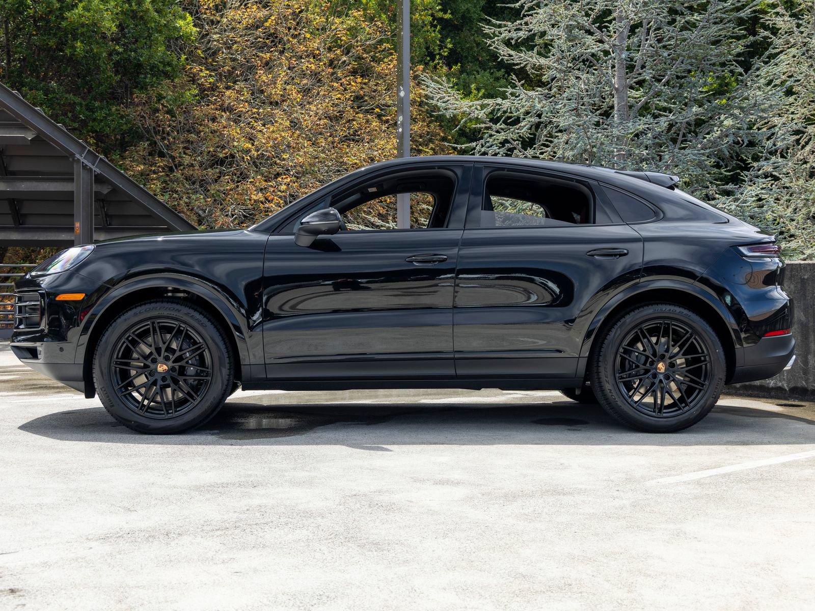 New 2026 Porsche Cayenne Coupe AWD/4WD image 2