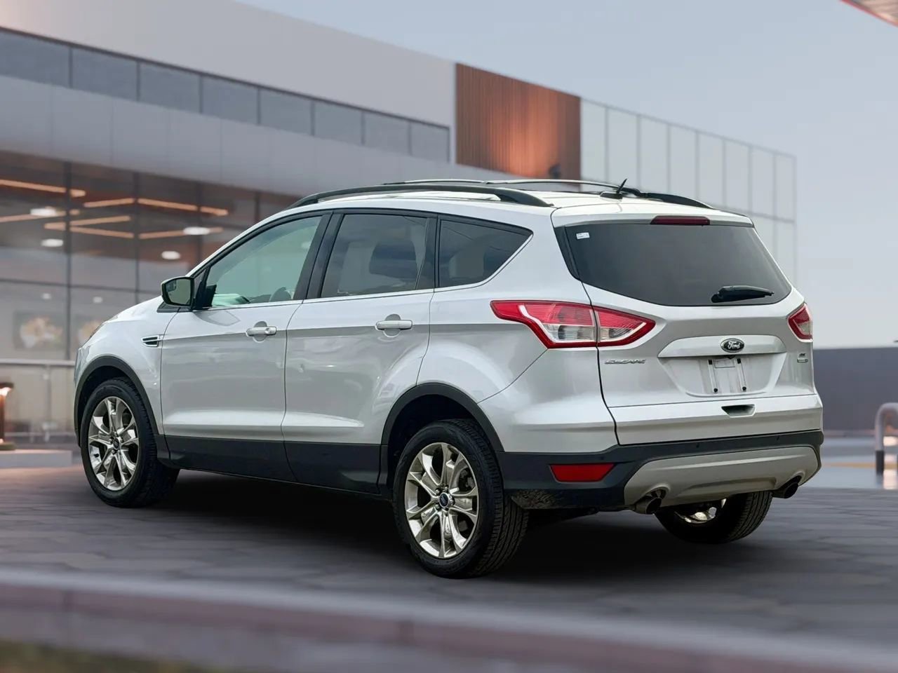 Used 2015 Ford Escape SE w/ Equipment Group 201A image 8