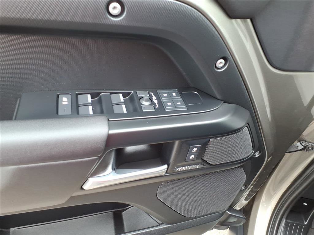 Certified 2025 Land Rover Defender 110 X-Dynamic SE image 14