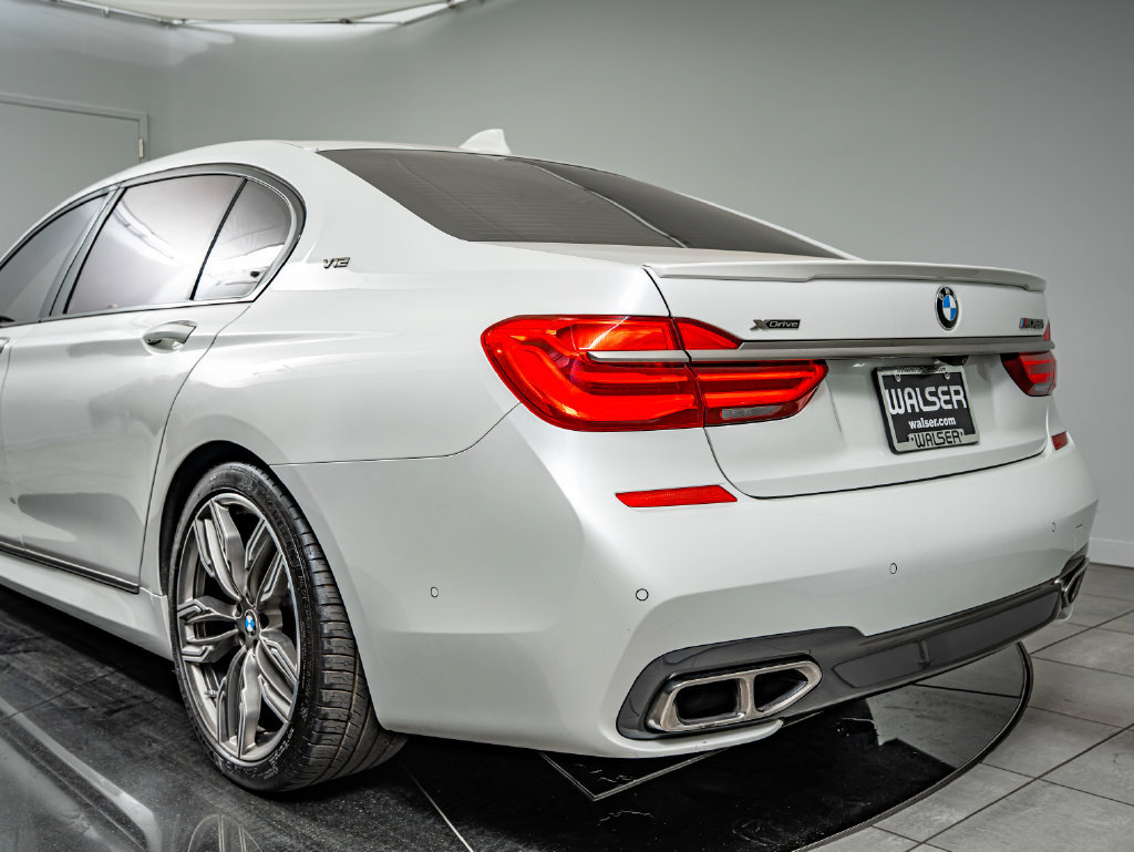 Used 2019 BMW M760i xDrive w/ Luxury Rear Seating Package AWD/4WD image 20
