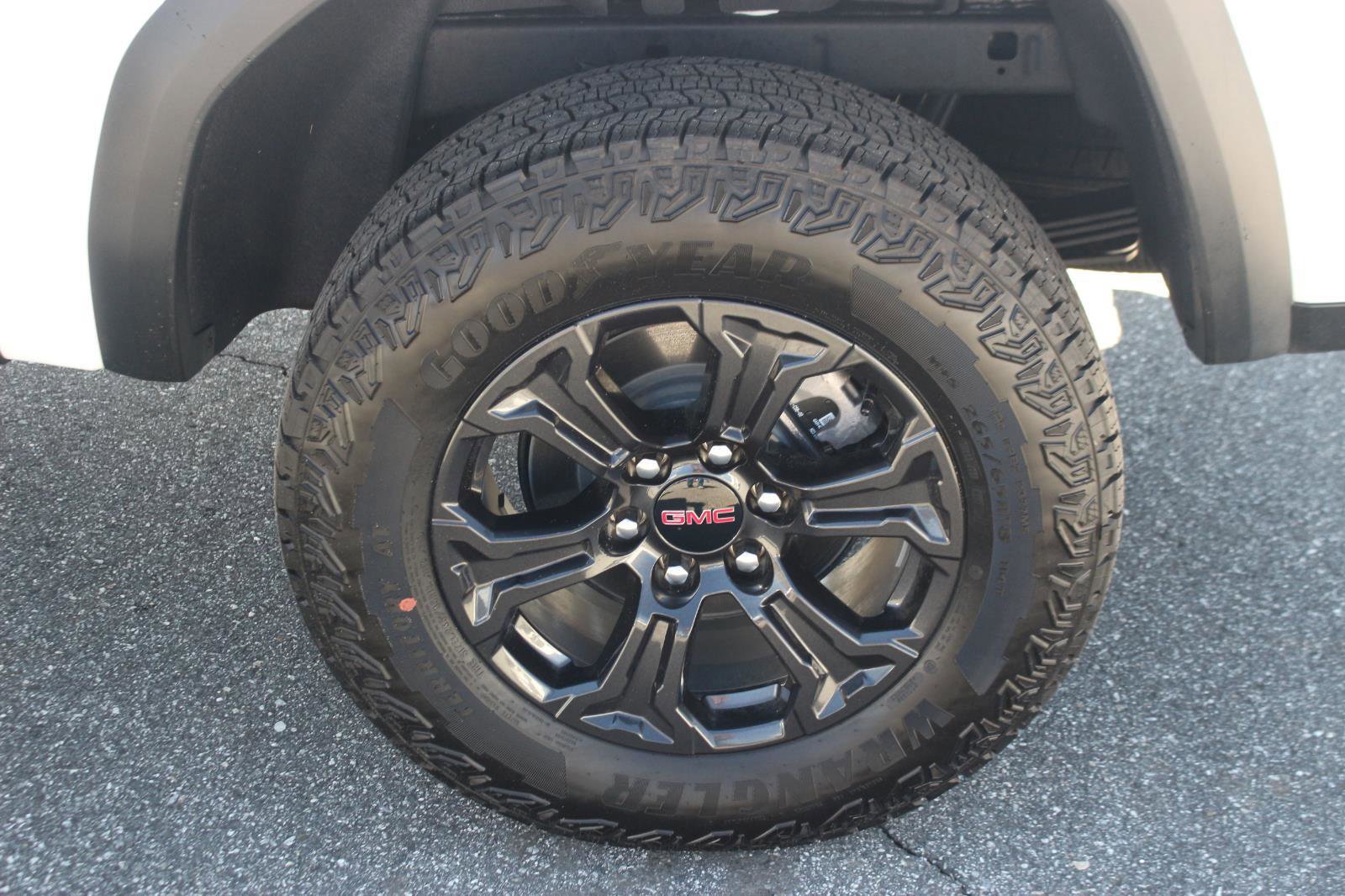 Used 2025 GMC Canyon Elevation w/ Convenience Package image 37