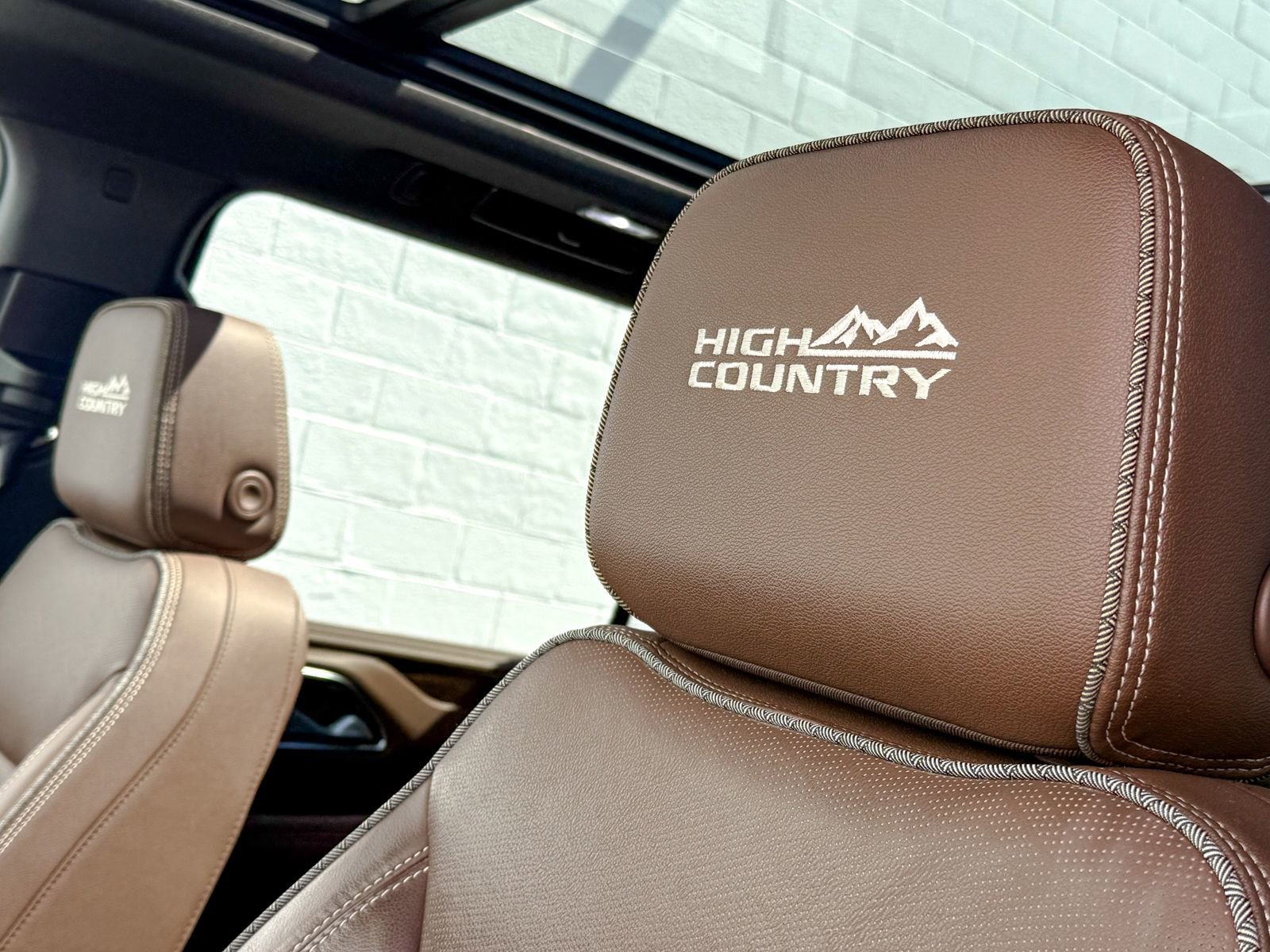Used 2022 Chevrolet Suburban High Country AWD/4WD image 20