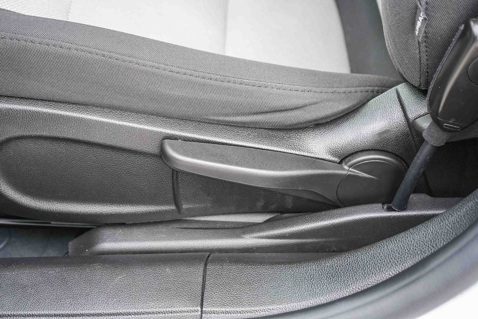Used 2016 Chevrolet Cruze LS FWD image 21