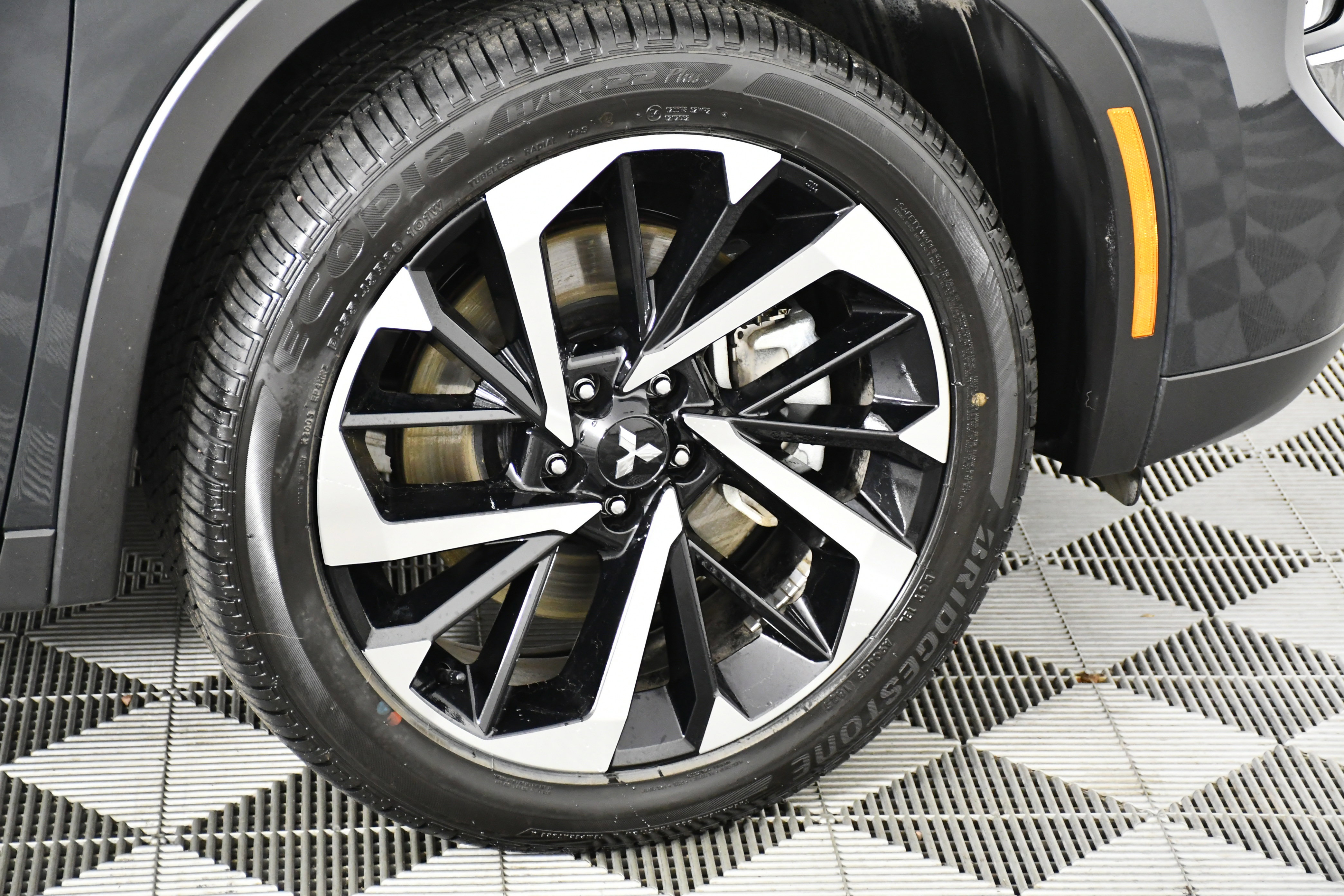 Used 2025 Mitsubishi Outlander SE image 48