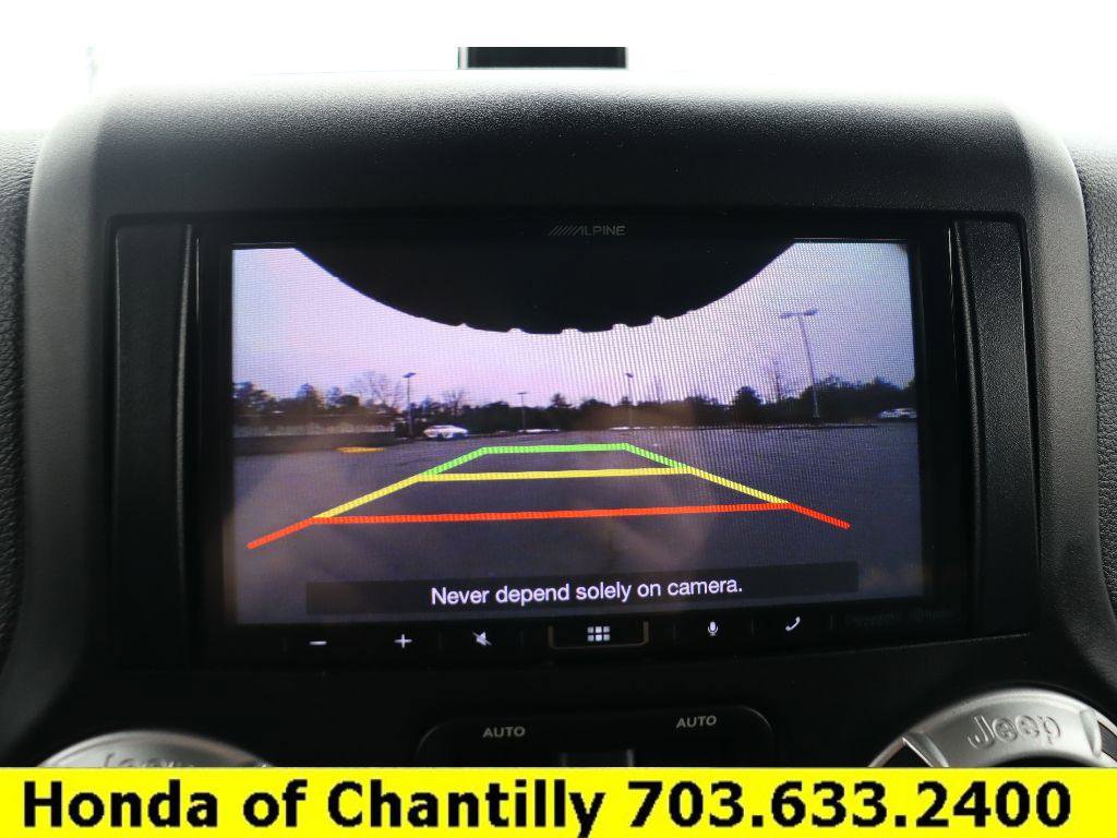 Used 2013 Jeep Wrangler Unlimited Sahara w/ Connectivity Group image 17