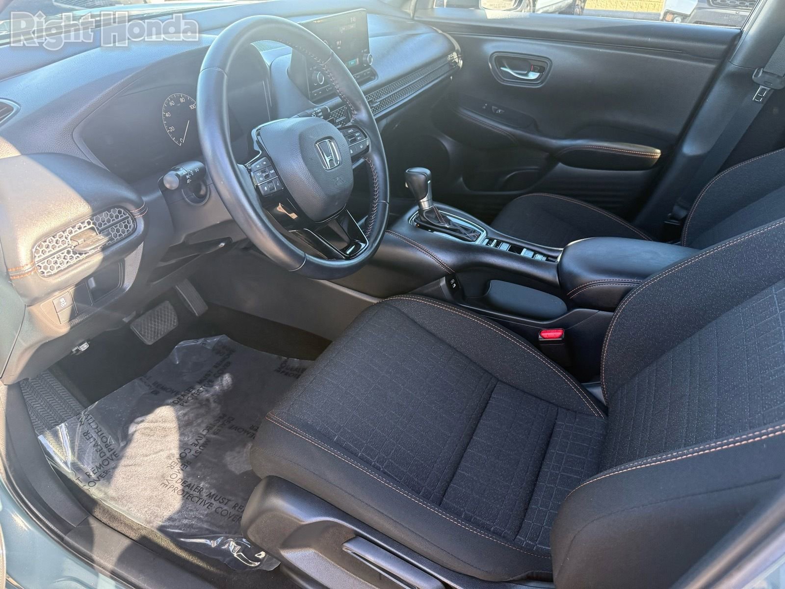 Used 2025 Honda HR-V Sport image 11