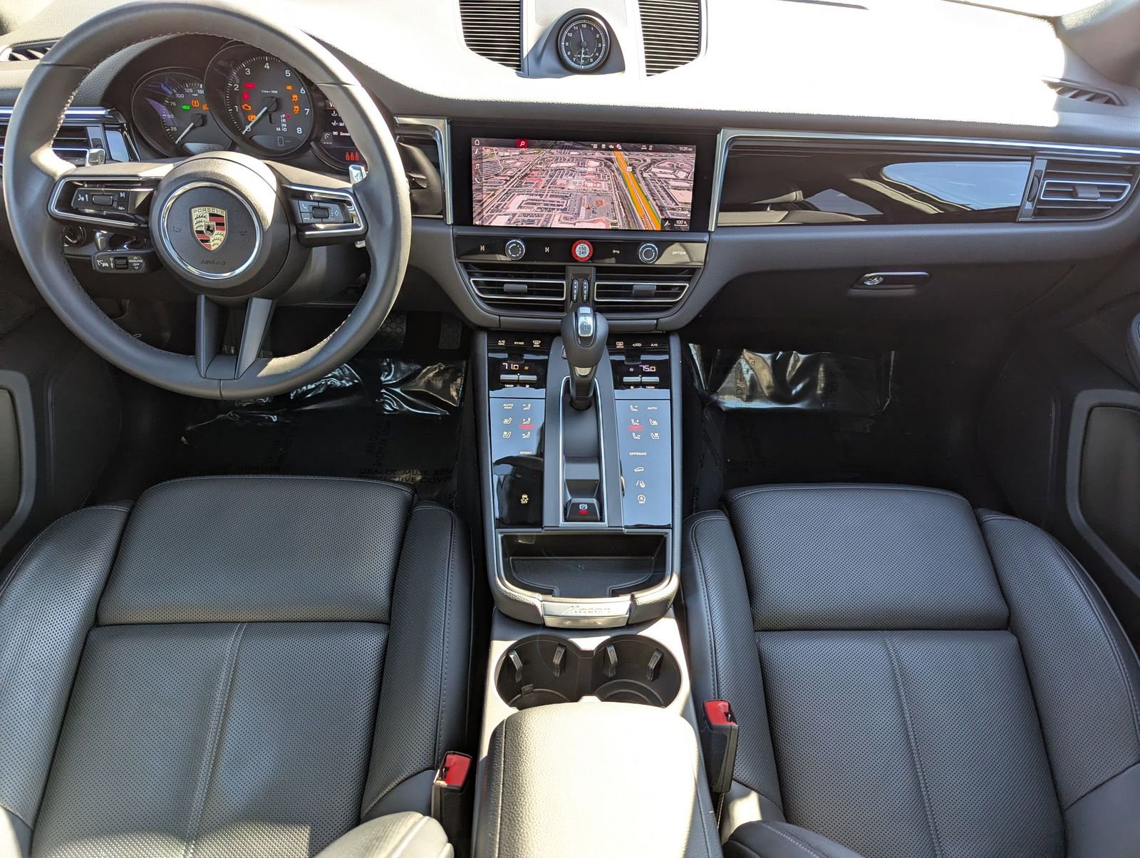 Certified 2025 Porsche Macan image 23