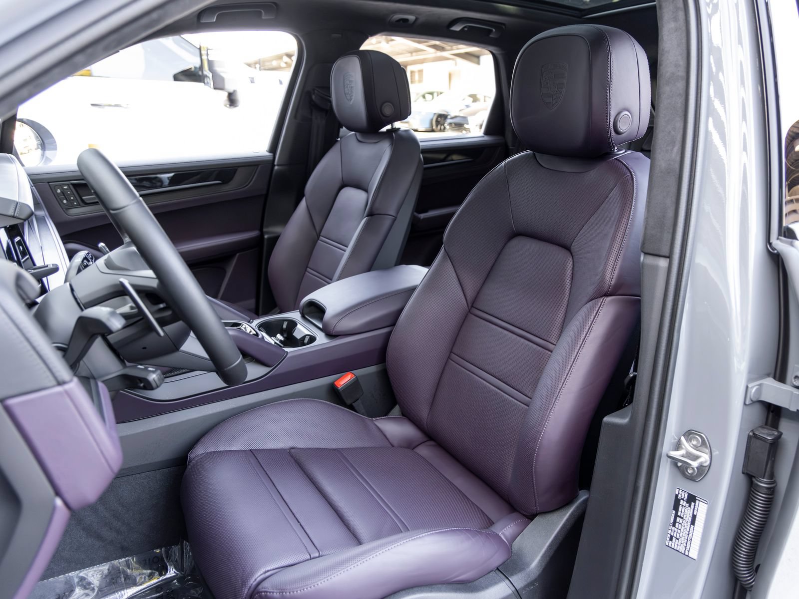 Certified 2026 Porsche Cayenne GTS AWD/4WD image 5