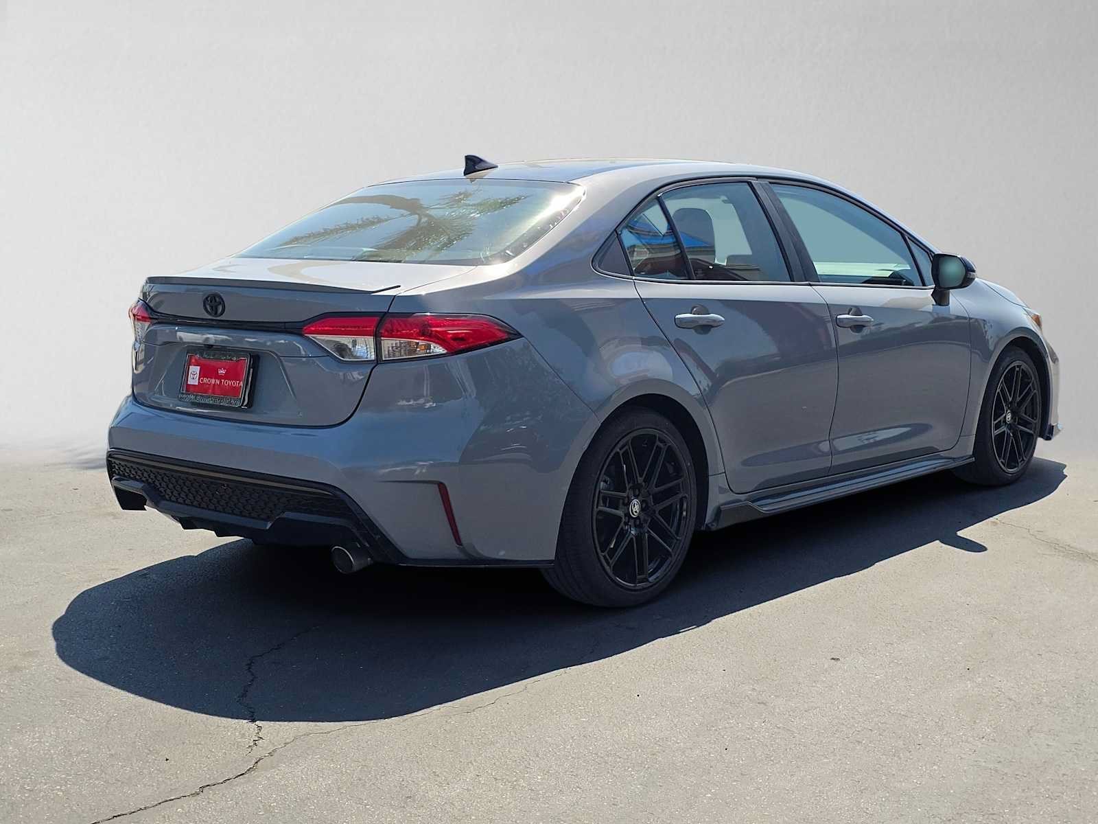 Used 2022 Toyota Corolla SE w/ Carpet Mat Package (TMS) FWD image 3
