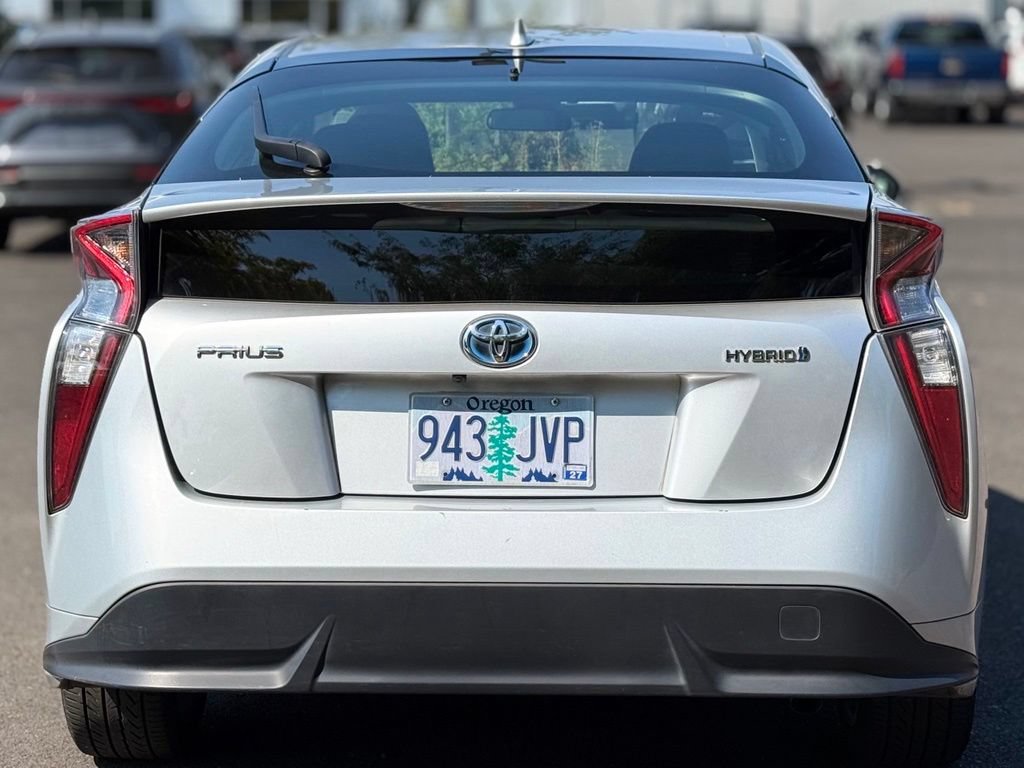 Used 2017 Toyota Prius Three Touring w/ Carpet Mat Package FWD image 4