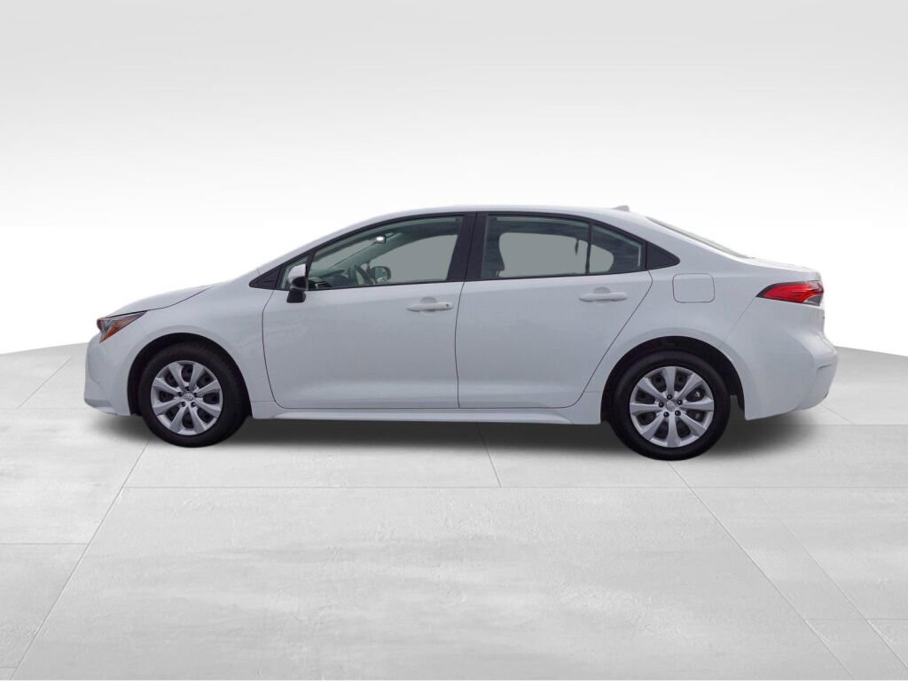 Used 2024 Toyota Corolla LE image 7