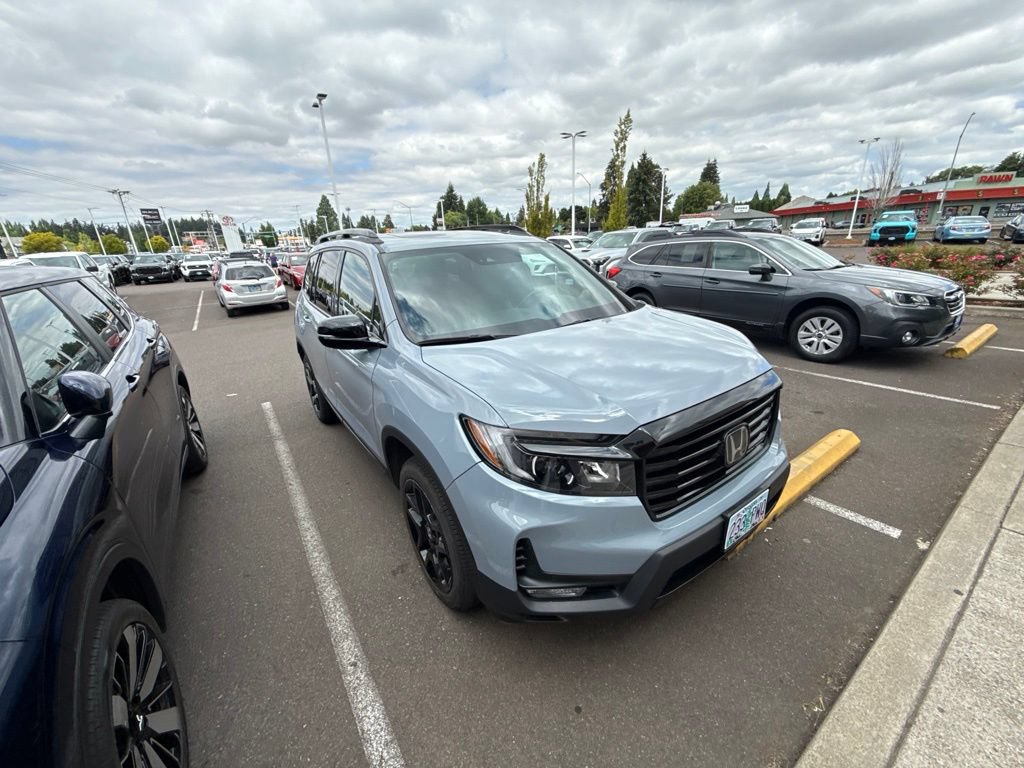 Used 2024 Honda Passport Black Edition image 2