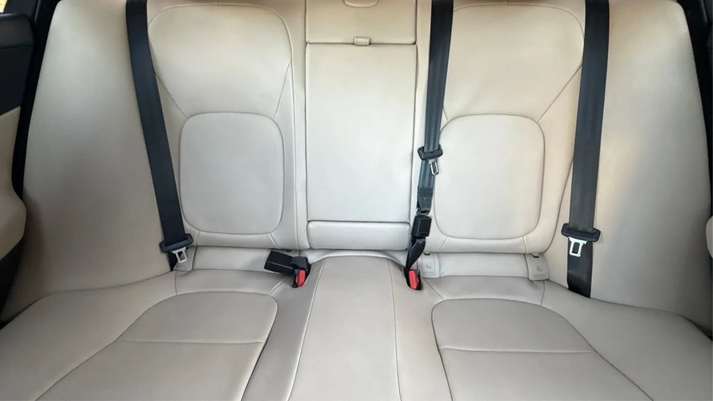 Used 2019 Jaguar XE Premium RWD image 20