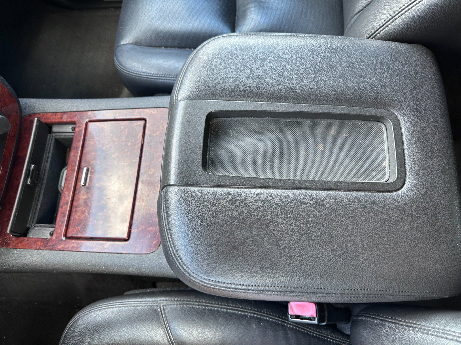 Used 2010 Chevrolet Tahoe LTZ RWD image 27