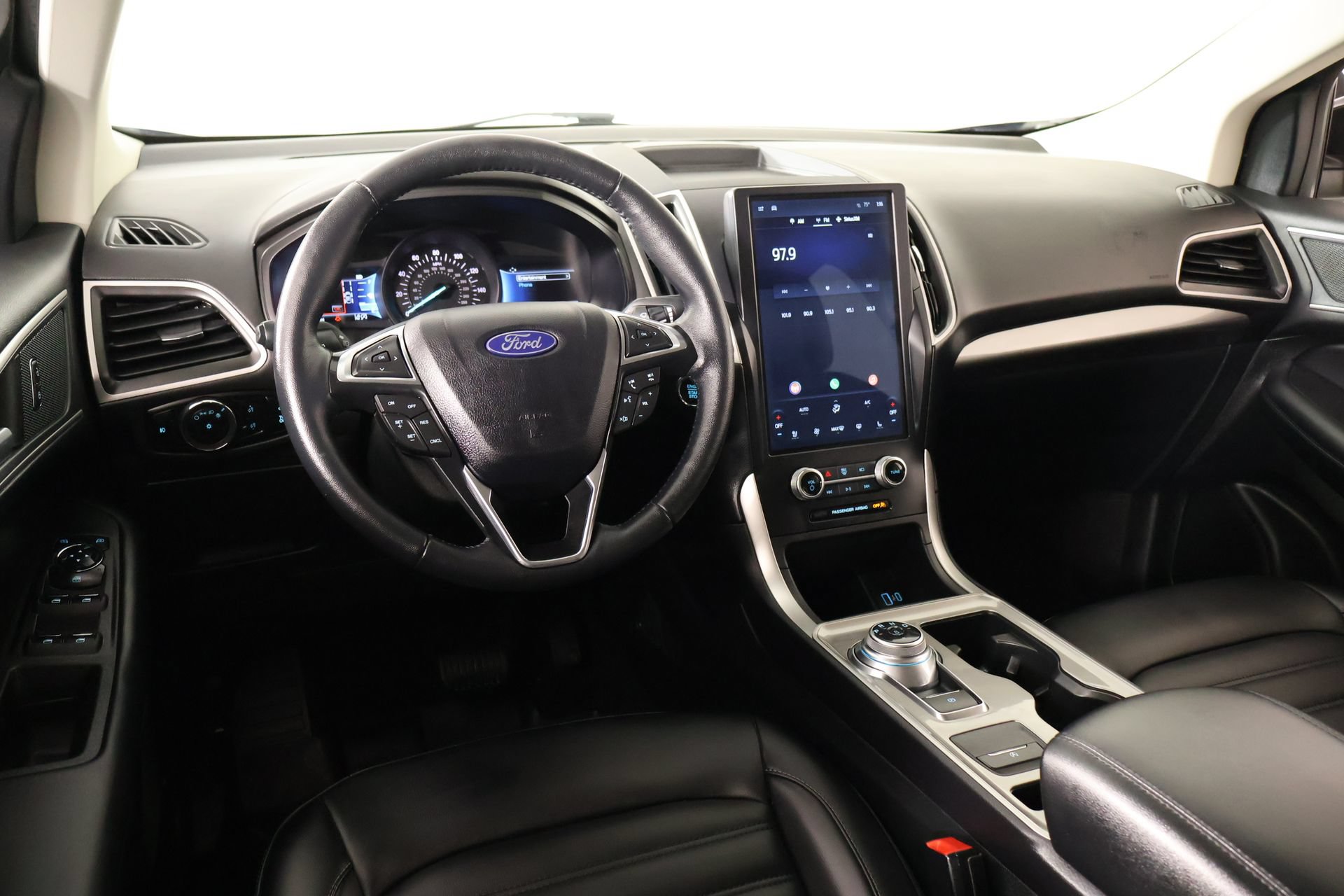 Used 2024 Ford Edge SEL w/ Convenience Package AWD/4WD image 2