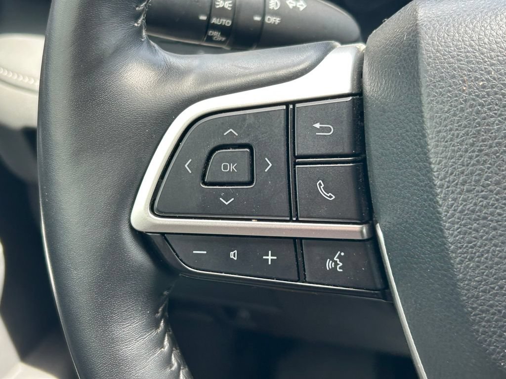 Certified 2024 Toyota Highlander Platinum FWD image 42
