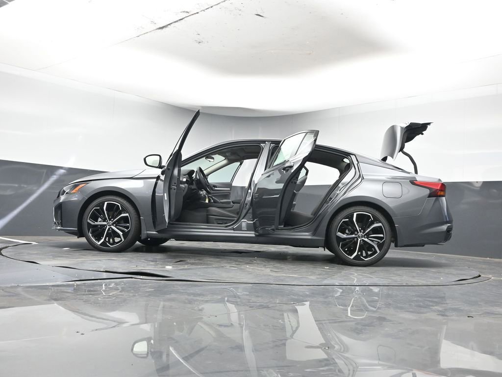 New 2025 Nissan Altima 2.5 SR image 48