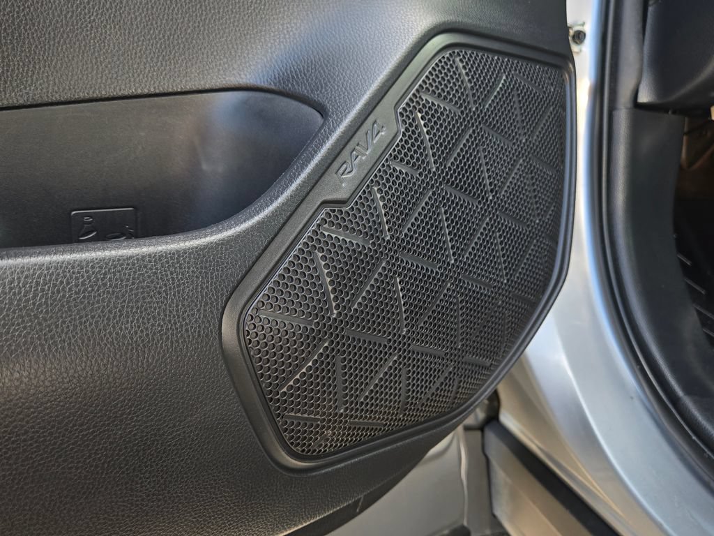 Used 2020 Toyota RAV4 XLE Premium AWD/4WD image 18