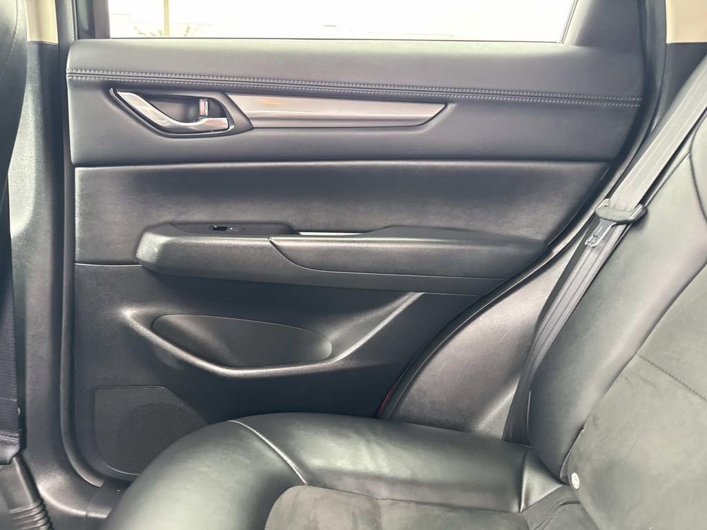 Used 2018 MAZDA CX-5 Touring w/ Preferred Equipment Package FWD image 17