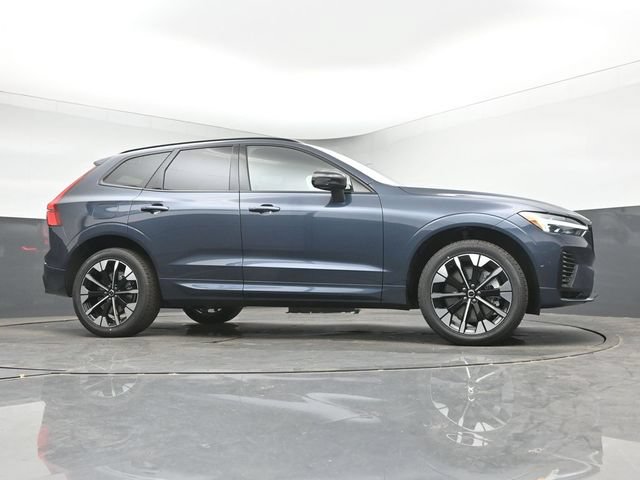 New 2026 Volvo XC60 T8 Plus w/ Climate Package PRO AWD/4WD image 36