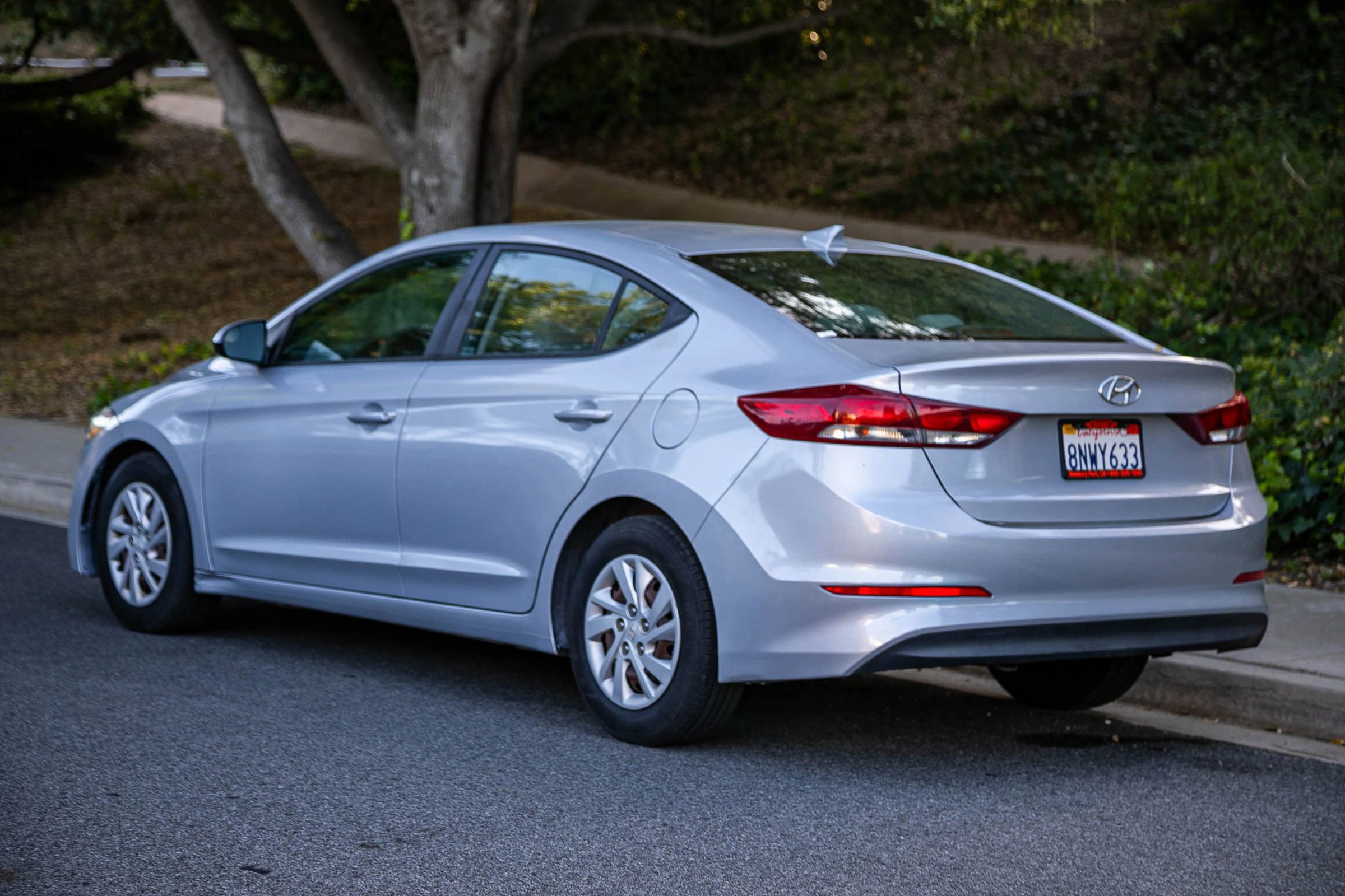 Used 2017 Hyundai Elantra SE image 6