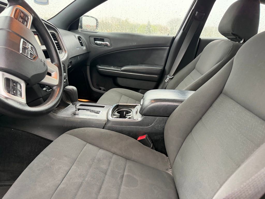 Used 2014 Dodge Charger SE RWD image 6